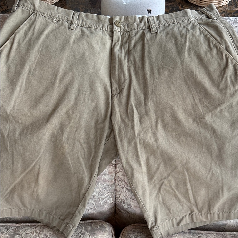 Men's Tan Casual Shorts. Europe size 56.